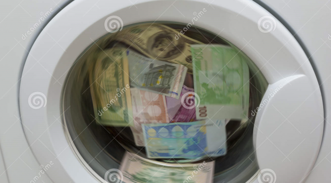 Desteñir y encoger unas cortinas le puede costar 17.000 euros.